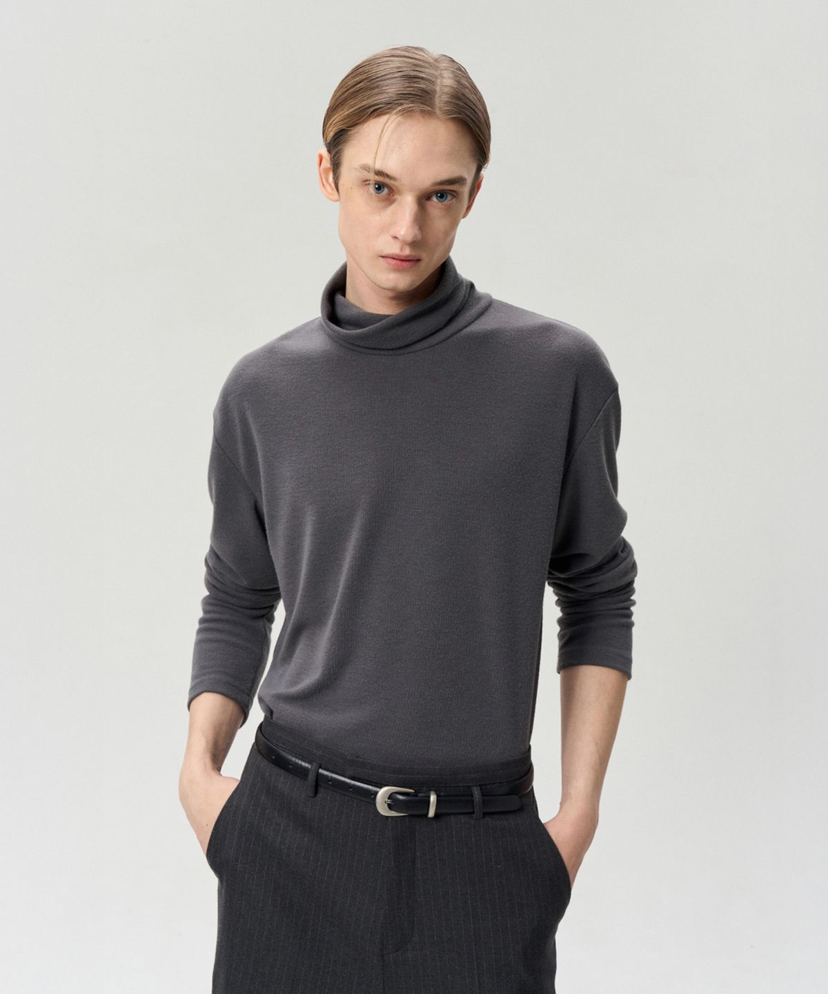 리이 맨(RERHEE MEN) TURTLENECK TOP ASH GRAY