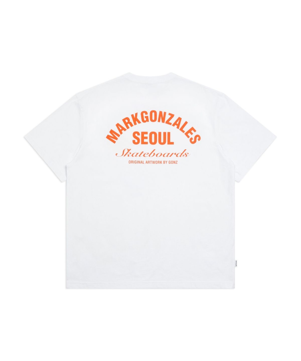 마크곤잘레스(MARK GONZALES) 서울 어드레스 레터링 반팔 티셔츠 - WHITE