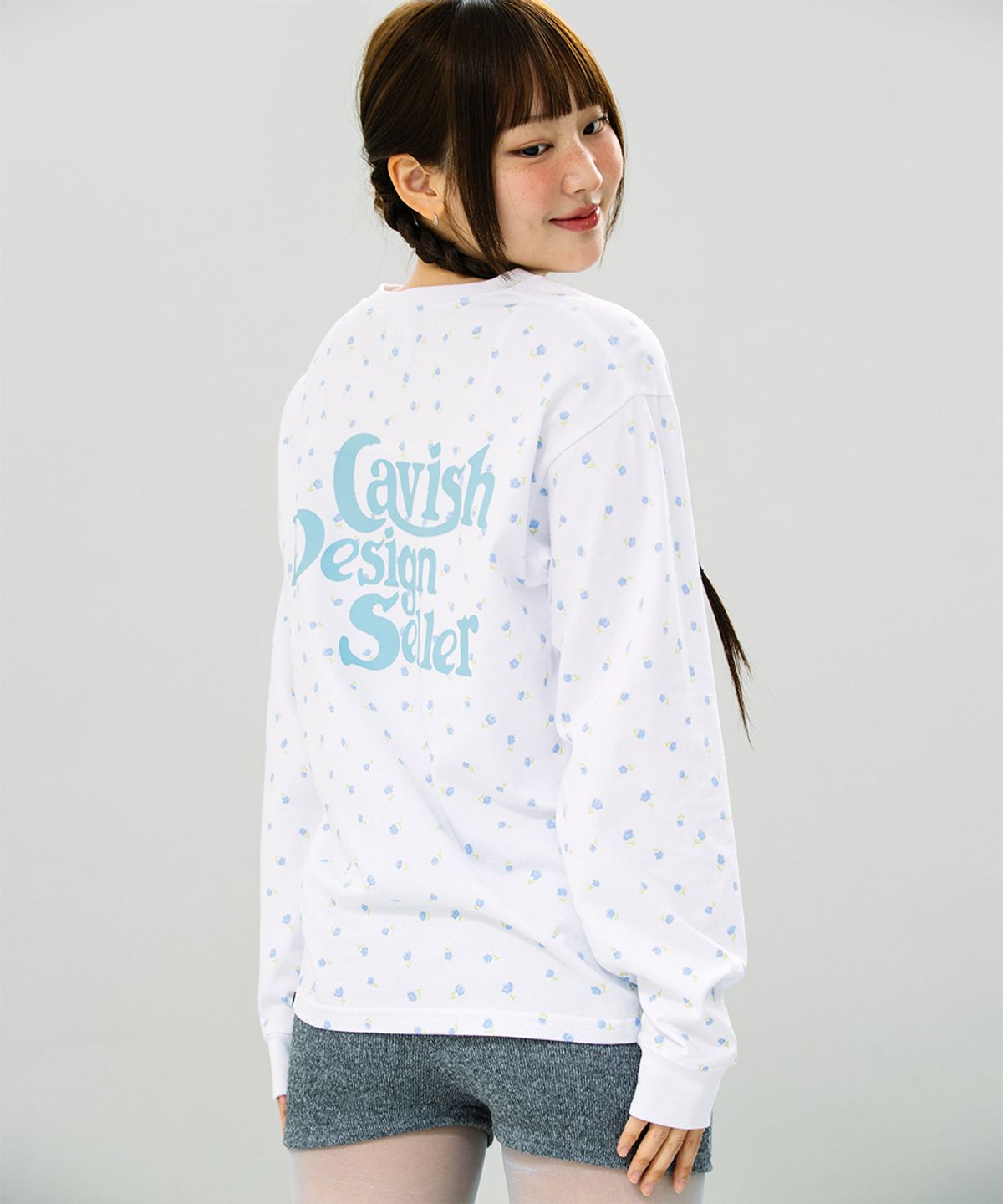 카비시(CAVISH) FLOWER SELLER LOGO LS TEE WHITE(CV2GSUT551A)