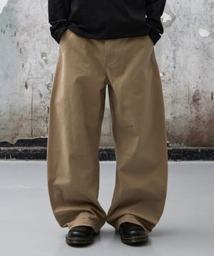 스냅 버튼 커브드 팬츠 [베이지]