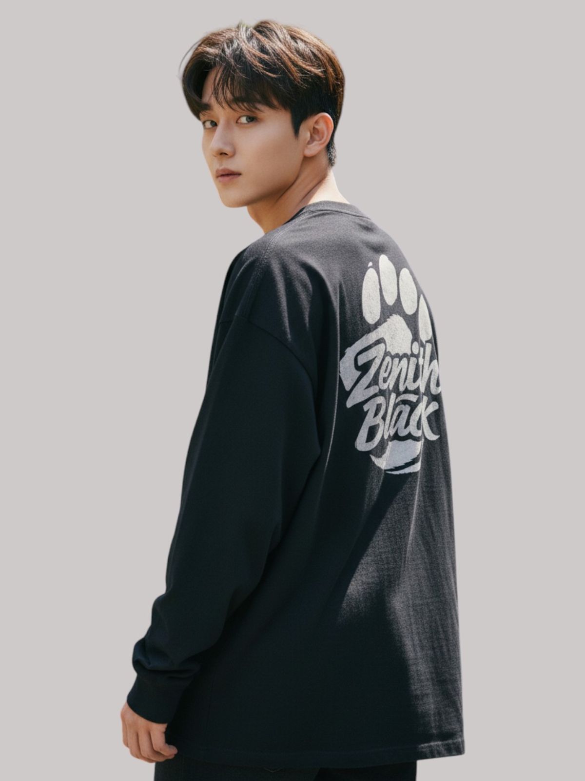 지블랙(ZBLACK) 베어풋그래피티  롱슬리브(BLACK-GREY PRINT)