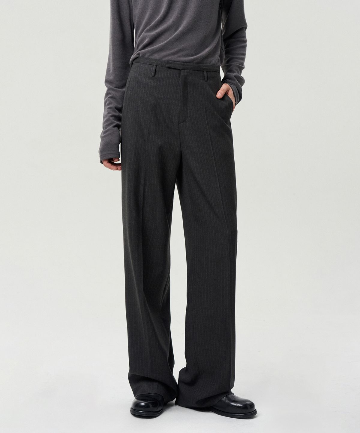 리이 맨(RERHEE MEN) STRIPPED STRAIGHT LEG TROUSER