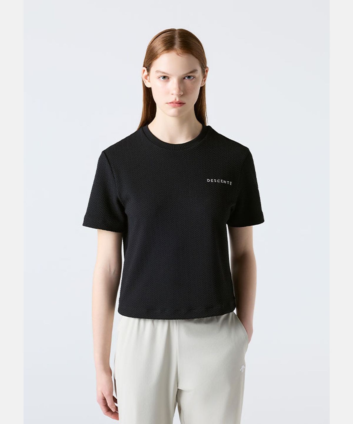 데상트(DESCENTE) 우먼스 자카드 반팔 맨투맨 블랙 SR122PHT21