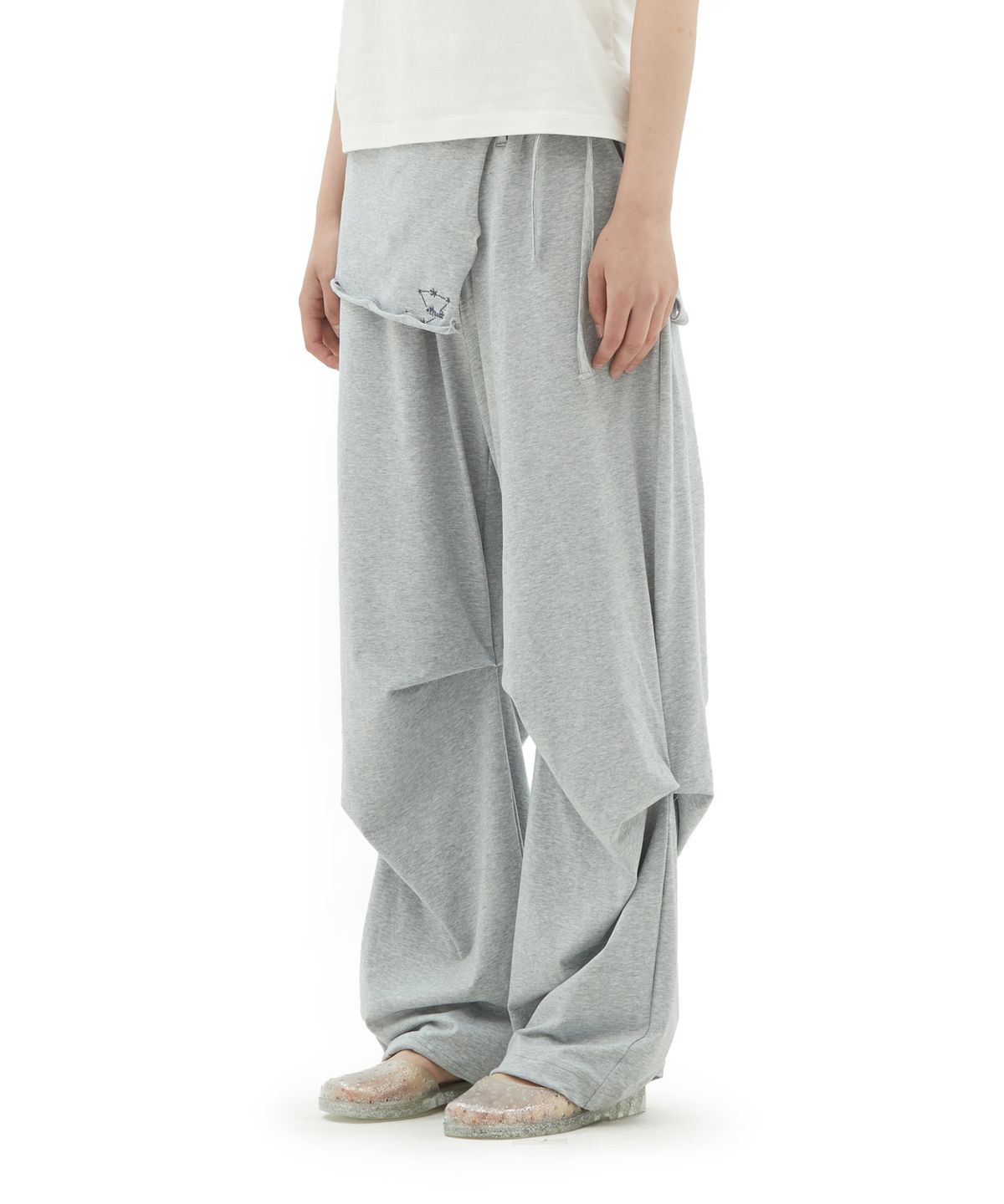 데프가먼츠(DEFGARMENTS) (DEFG X 나는진희) PINTUCK BELT JOGGER PANTS [5COLOR]