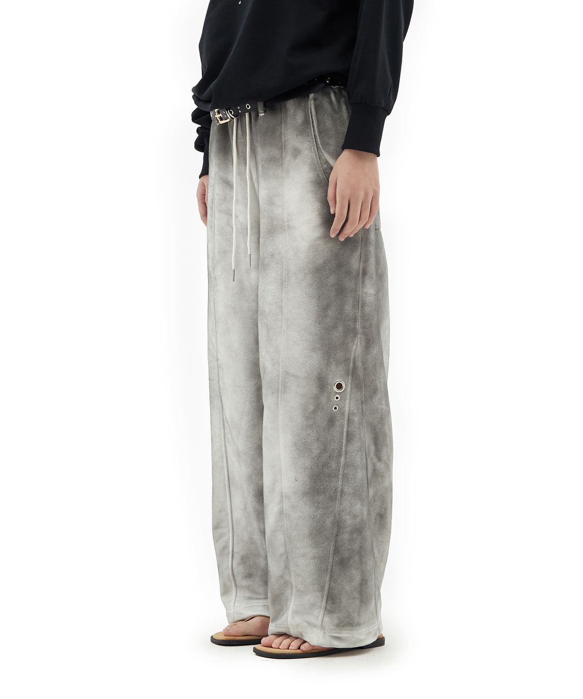 데프가먼츠(DEFGARMENTS) BRUSH WASHING SWEAT PANTS [CHARCOAL]