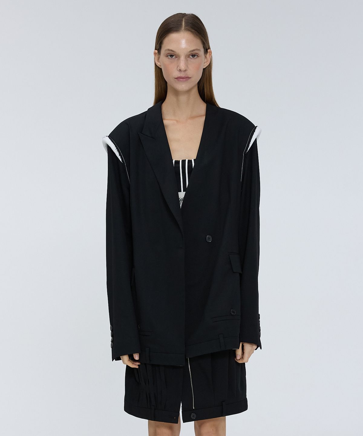 므아므(MMAM) Signature back detail tuck jacket