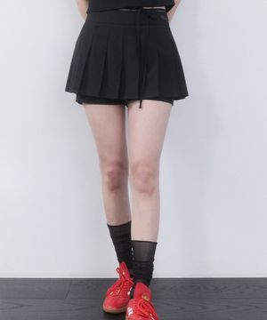 이너 팬츠 디테일 미니 플리츠 스커트 [블랙]