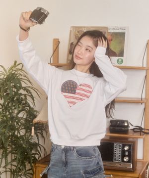 체리 USA 하트 아플리케 루즈핏 스웻셔츠 [화이트]