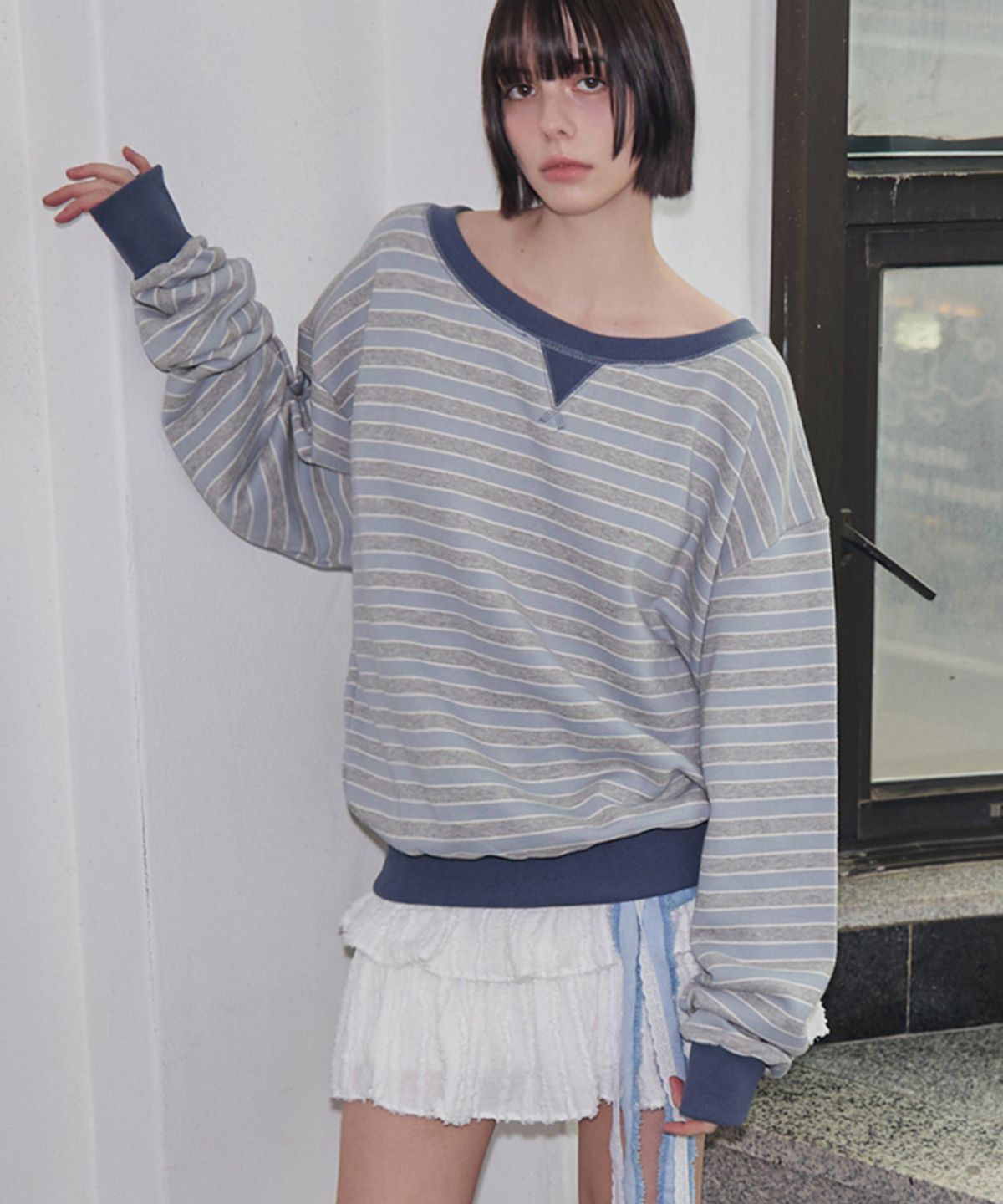 렌세(RENSE) Striped Off-Shoulder Sweatshirt Blue