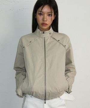 하이넥 스탠다드 스트랩 비조 포인트 블루종 집업 자켓 [베이지]