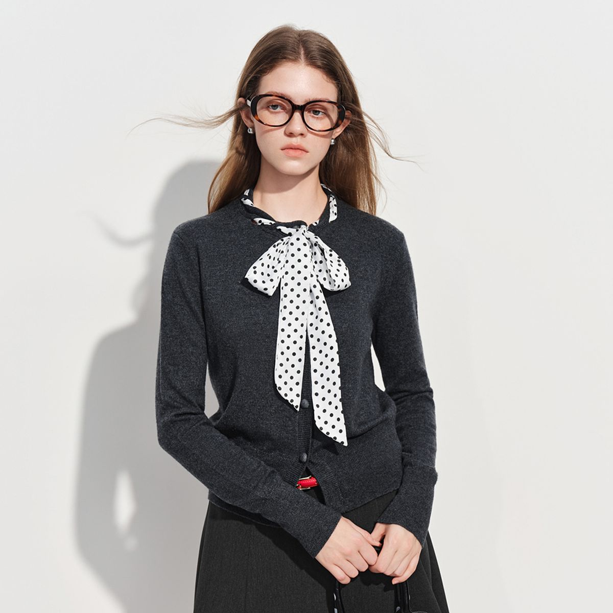 웬스데이딜라잇(WEDNESDAY DELIGHT) WD_Polka dot scarf neck blouse cardigan