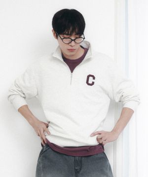 [추영우 착용] C 로고 하프집업 맨투맨 오트밀