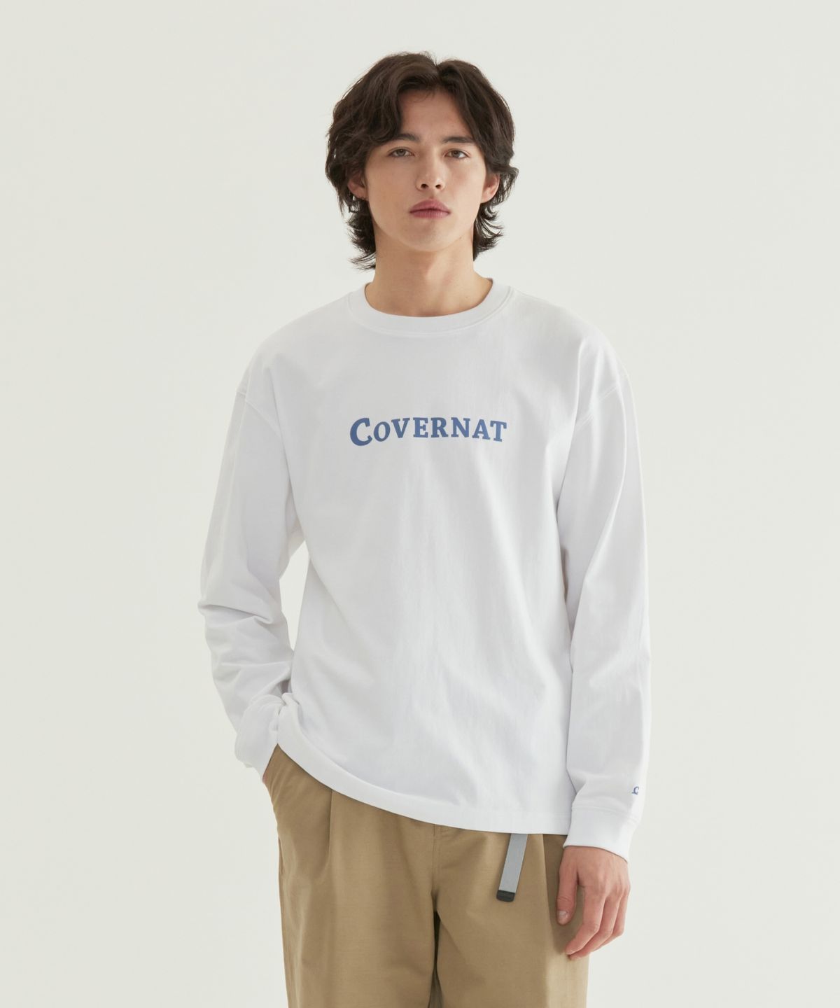 커버낫(COVERNAT) 센터 로고 롱슬리브 화이트