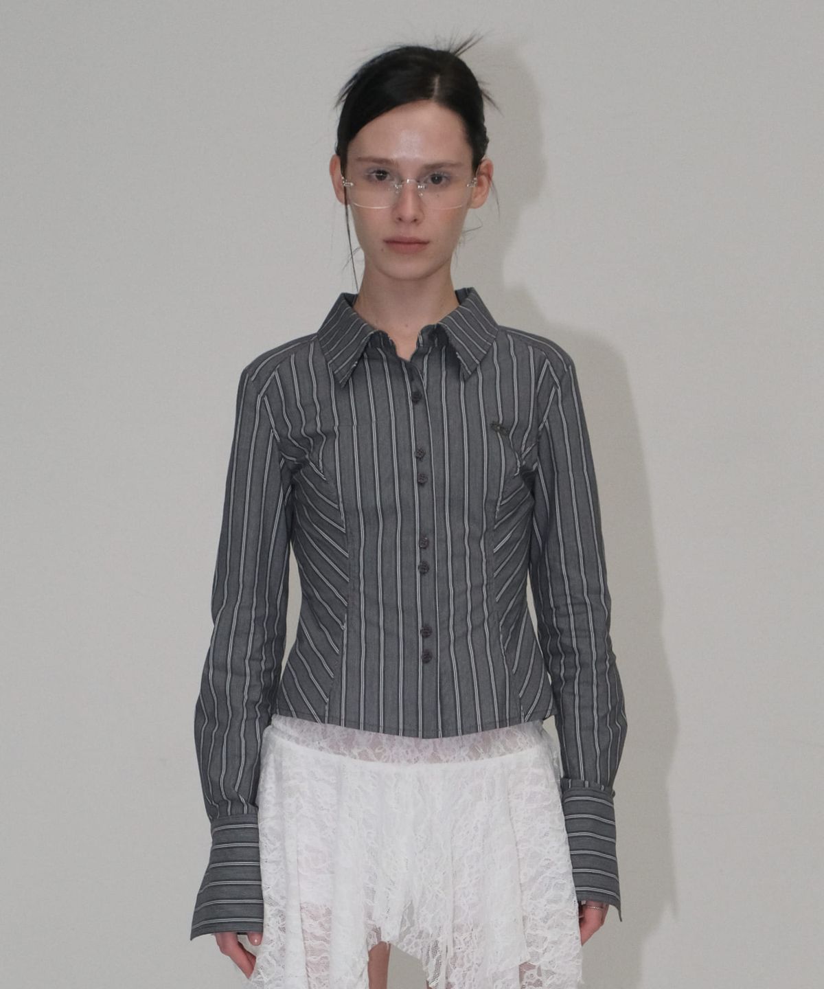 오디너리 홀리데이(ORDINARY HOLIDAY) MULTI STRIPE SLIM FIT SHIRT [CHARCOAL]