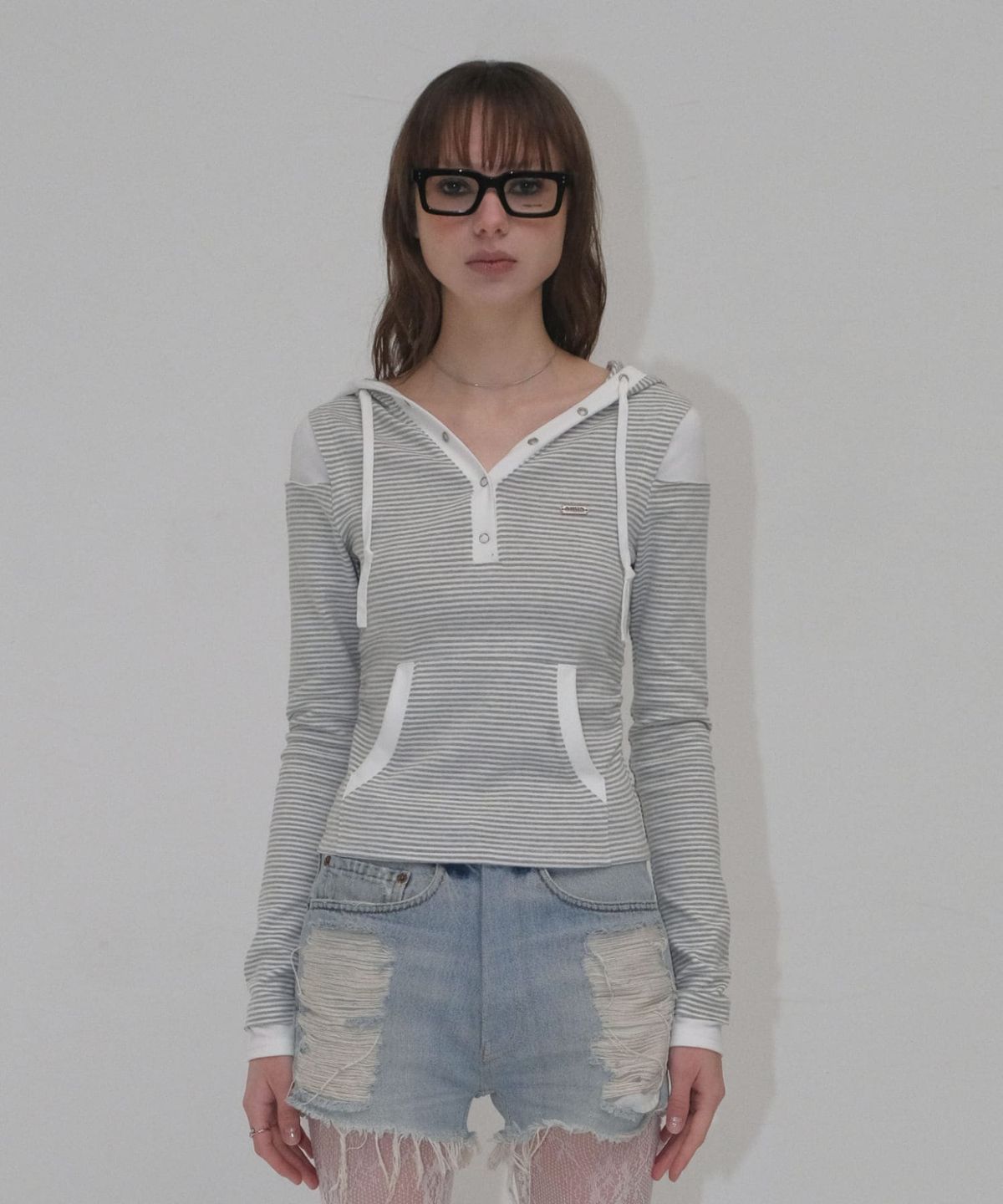 오디너리 홀리데이(ORDINARY HOLIDAY) HALF BUTTON HOODIE [GRAY]