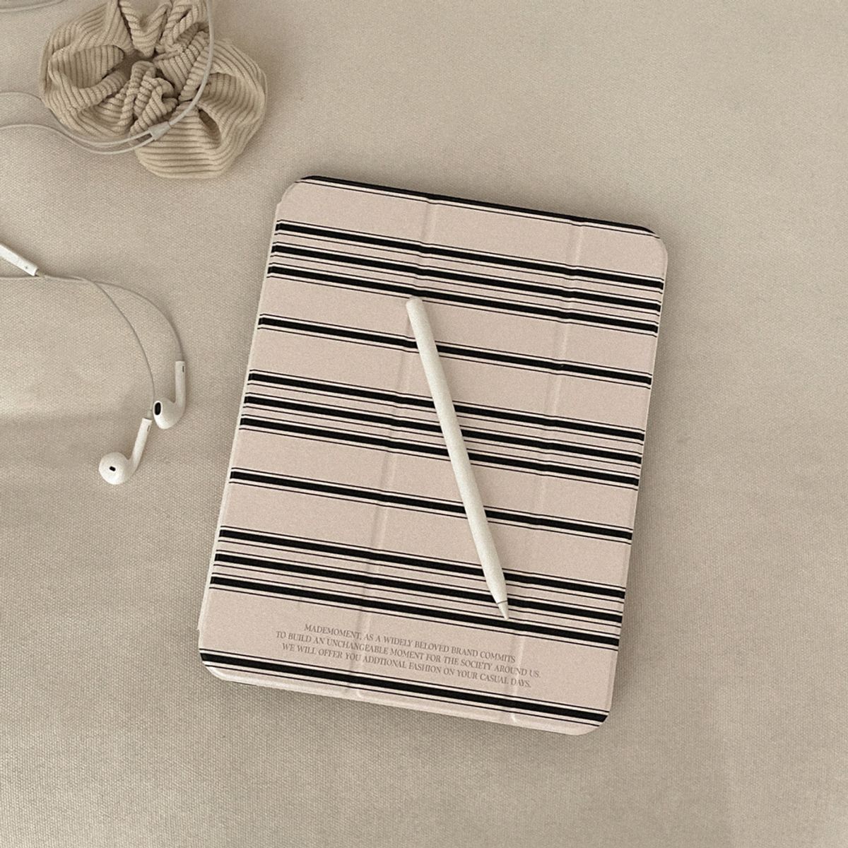 메이드모먼(MADEMOMENT) ticking stripe 디자인 [아이패드 케이스]