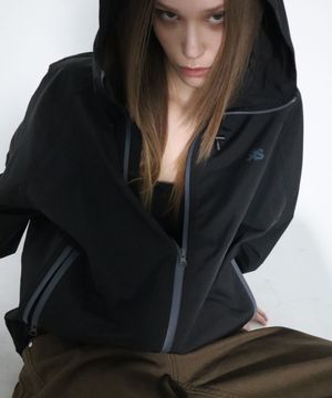 데일리 윈드브레이커 블랙