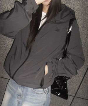 데일리 윈드브레이커 차콜