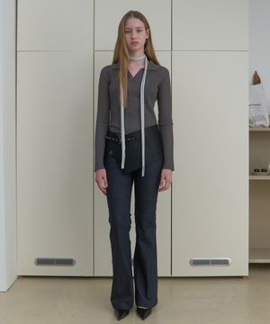 LOW-RISE BOOTCUT PANTS_BLACK