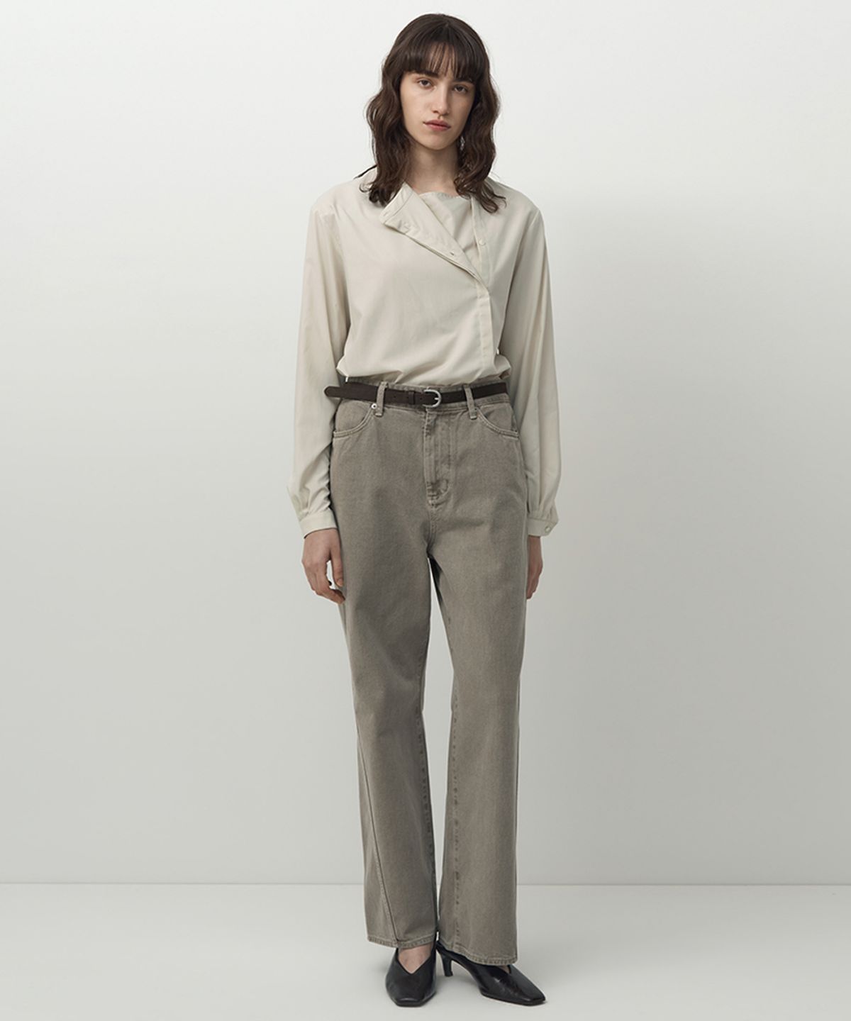 러프사이드 화이트라벨(ROUGH SIDE WHITE LABEL) Tied Wrap Blouse Oatmeal