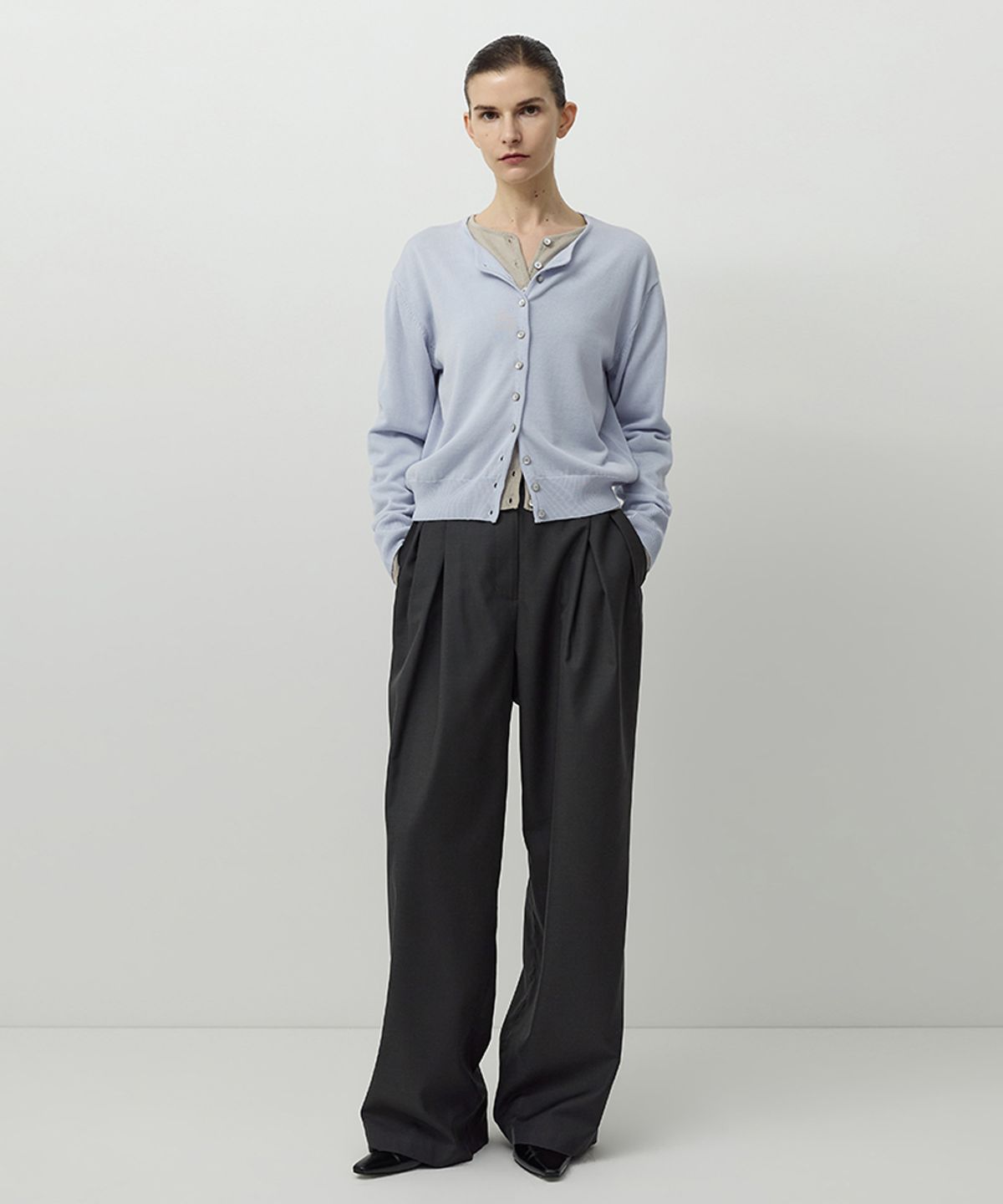 러프사이드 화이트라벨(ROUGH SIDE WHITE LABEL) Petite Button Cardigan Sky Blue