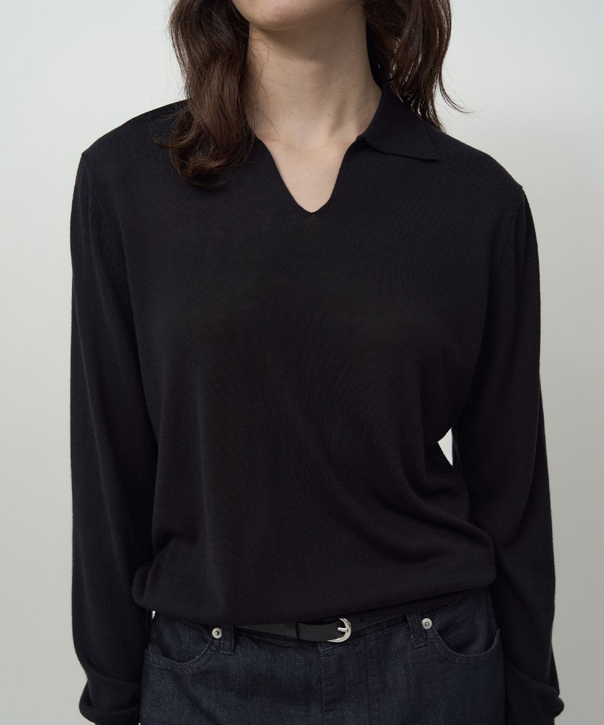 러프사이드 화이트라벨(ROUGH SIDE WHITE LABEL) Slit Collar Knit Crow