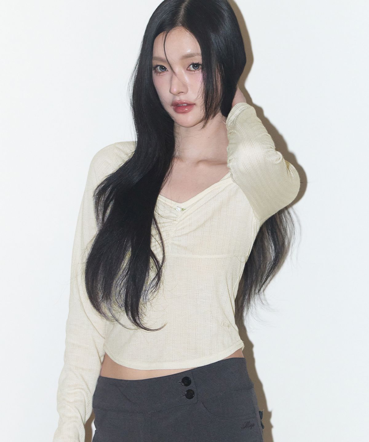 일리고(ILLIGO) 로즈 셔링 롱슬리브 크림