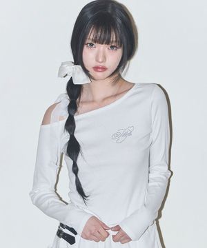 시어 원숄더 롱슬리브 화이트