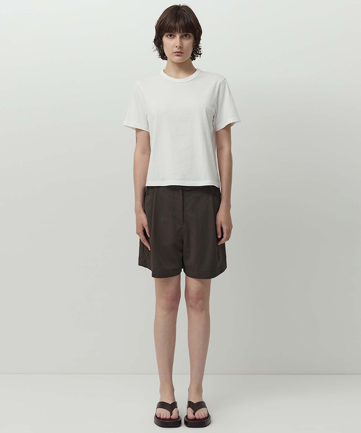 러프사이드 화이트라벨(ROUGH SIDE WHITE LABEL) Tidy Shorts Dark Brown