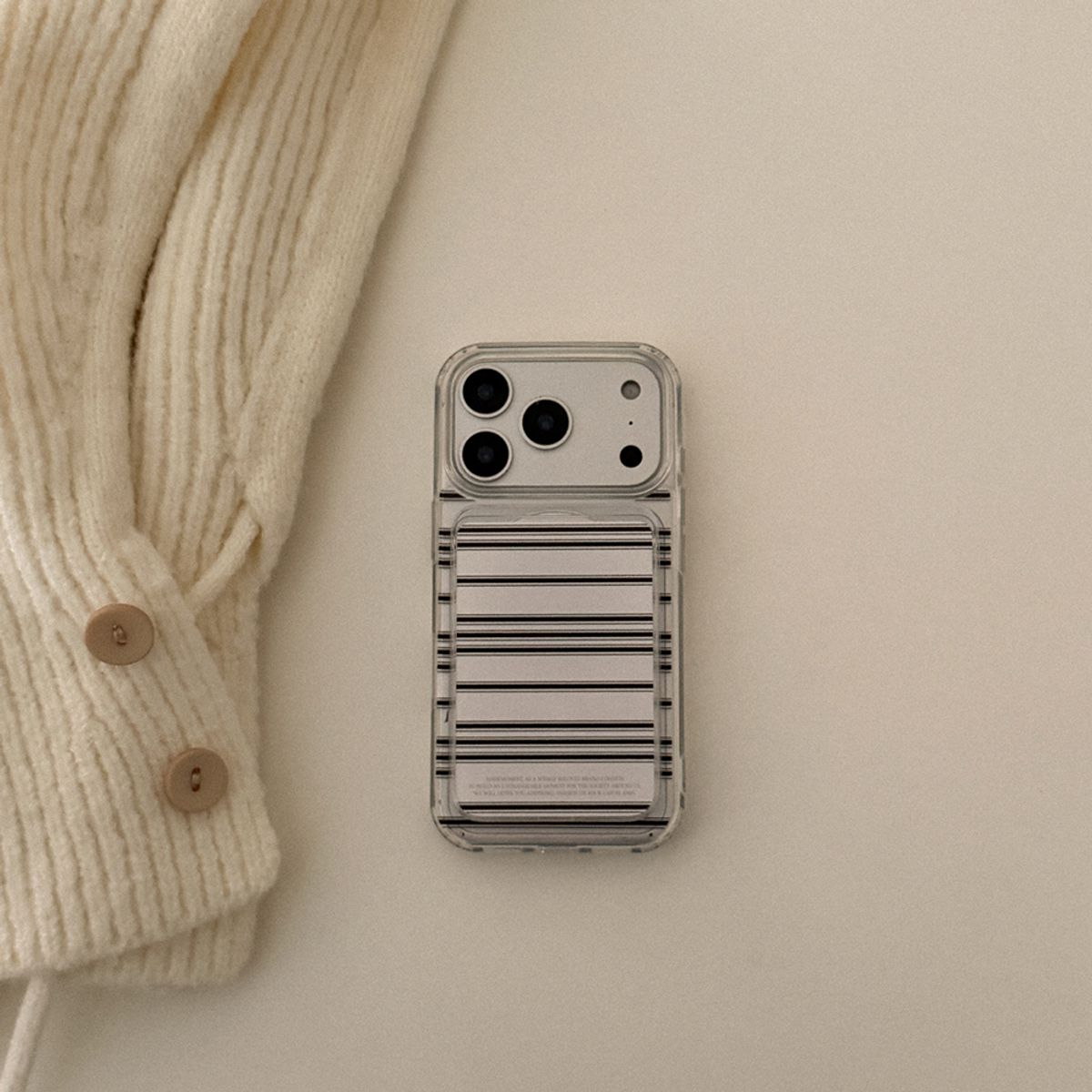 메이드모먼(MADEMOMENT) ticking stripe 디자인 [맥세이프 젤하드 폰케이스]