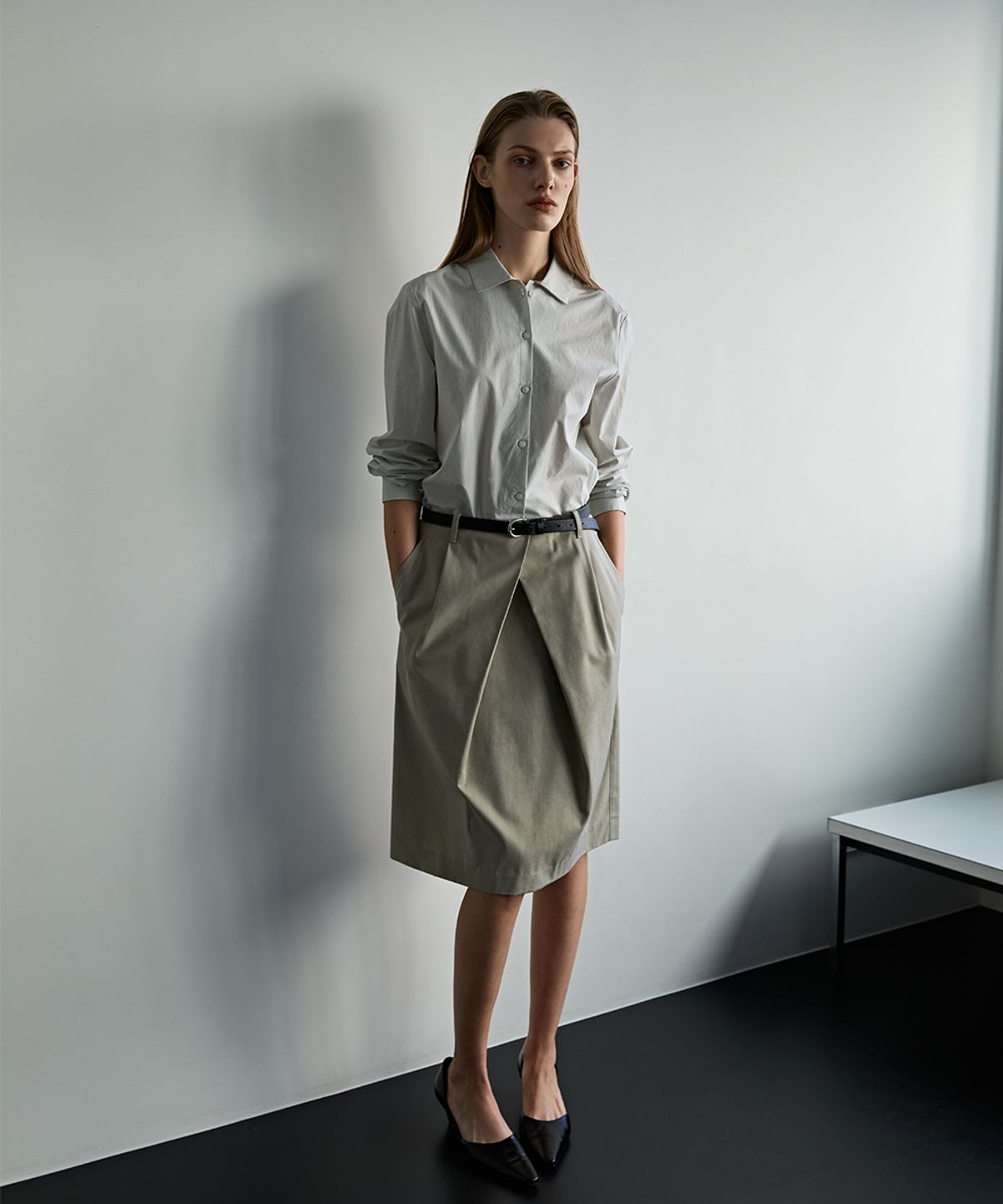 러프사이드 화이트라벨(ROUGH SIDE WHITE LABEL) Budlet Pleated Skirt Sage