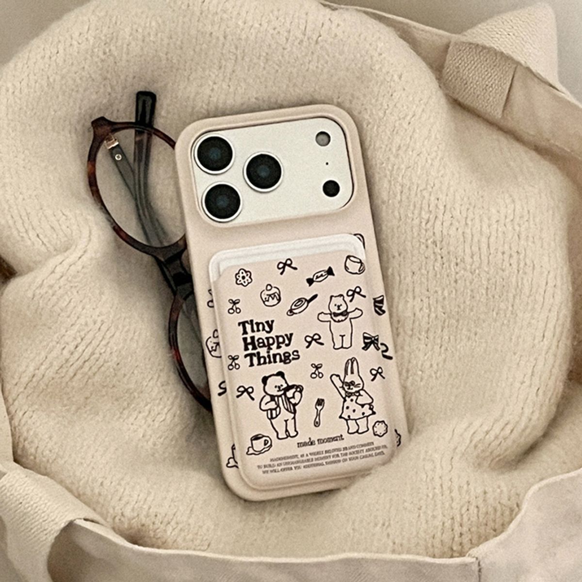 메이드모먼(MADEMOMENT) tiny happy things 디자인 [맥세이프 하드 폰케이스]