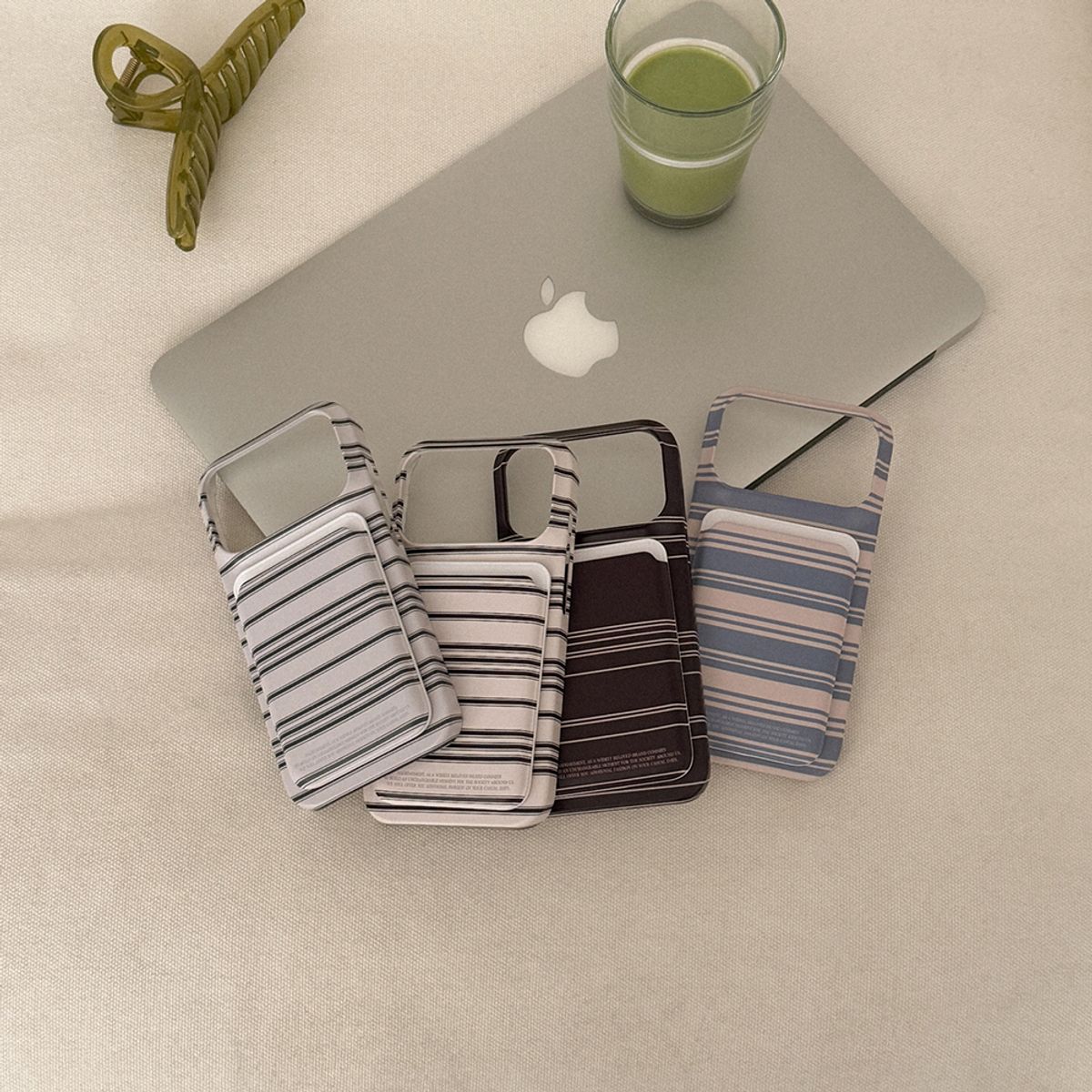 메이드모먼(MADEMOMENT) ticking stripe 디자인 [맥세이프 하드 폰케이스]