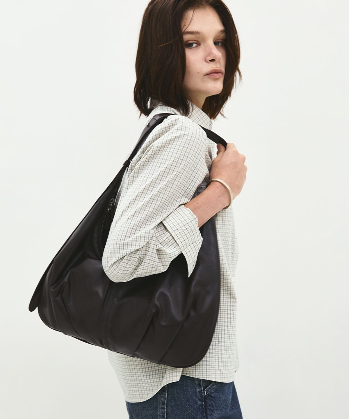 러프사이드 화이트라벨(ROUGH SIDE WHITE LABEL) Dumpling Leather Bag Dark Brown