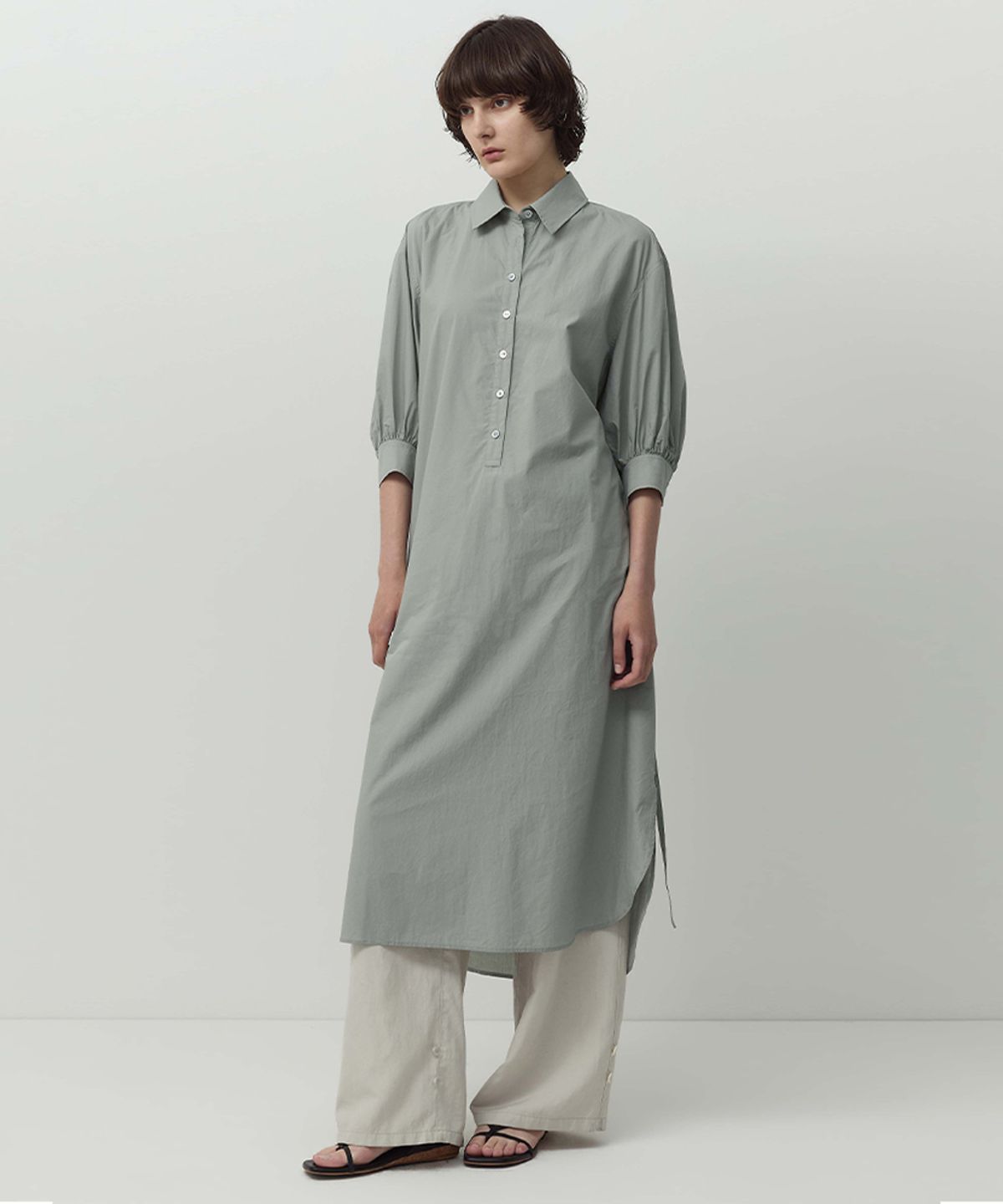 러프사이드 화이트라벨(ROUGH SIDE WHITE LABEL) Natural Half Shirt Dress Dusty Blue