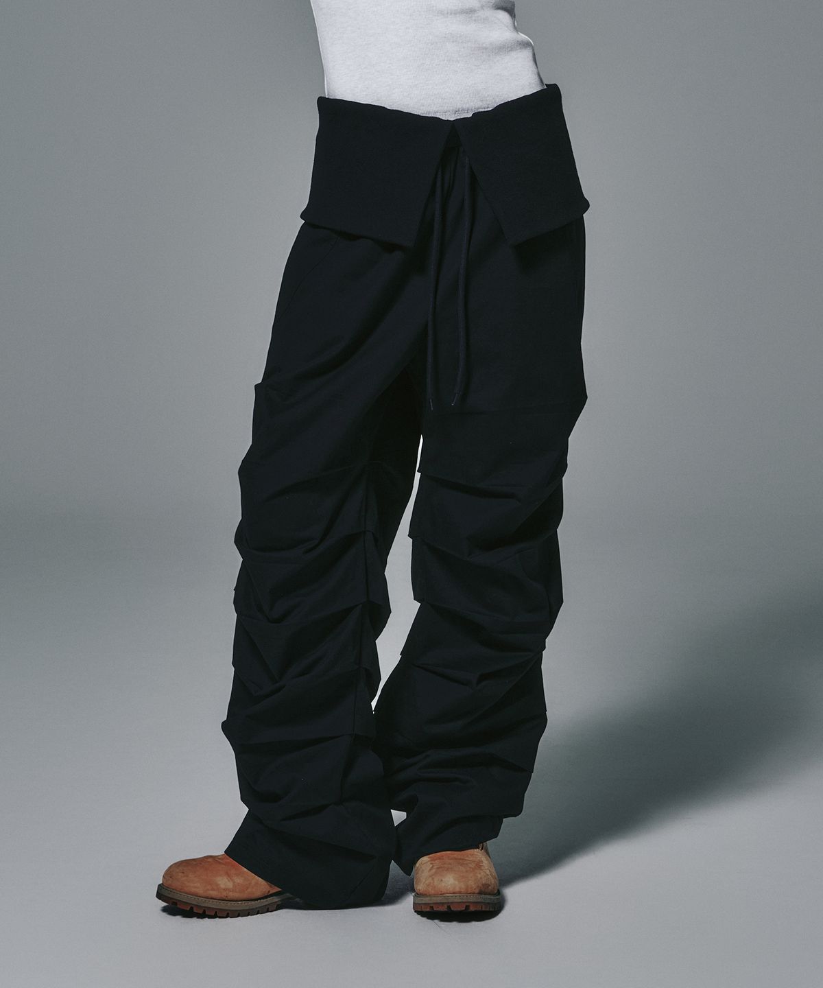 엔와이엑스엑스(NYXX) TUCK PANTS BLACK