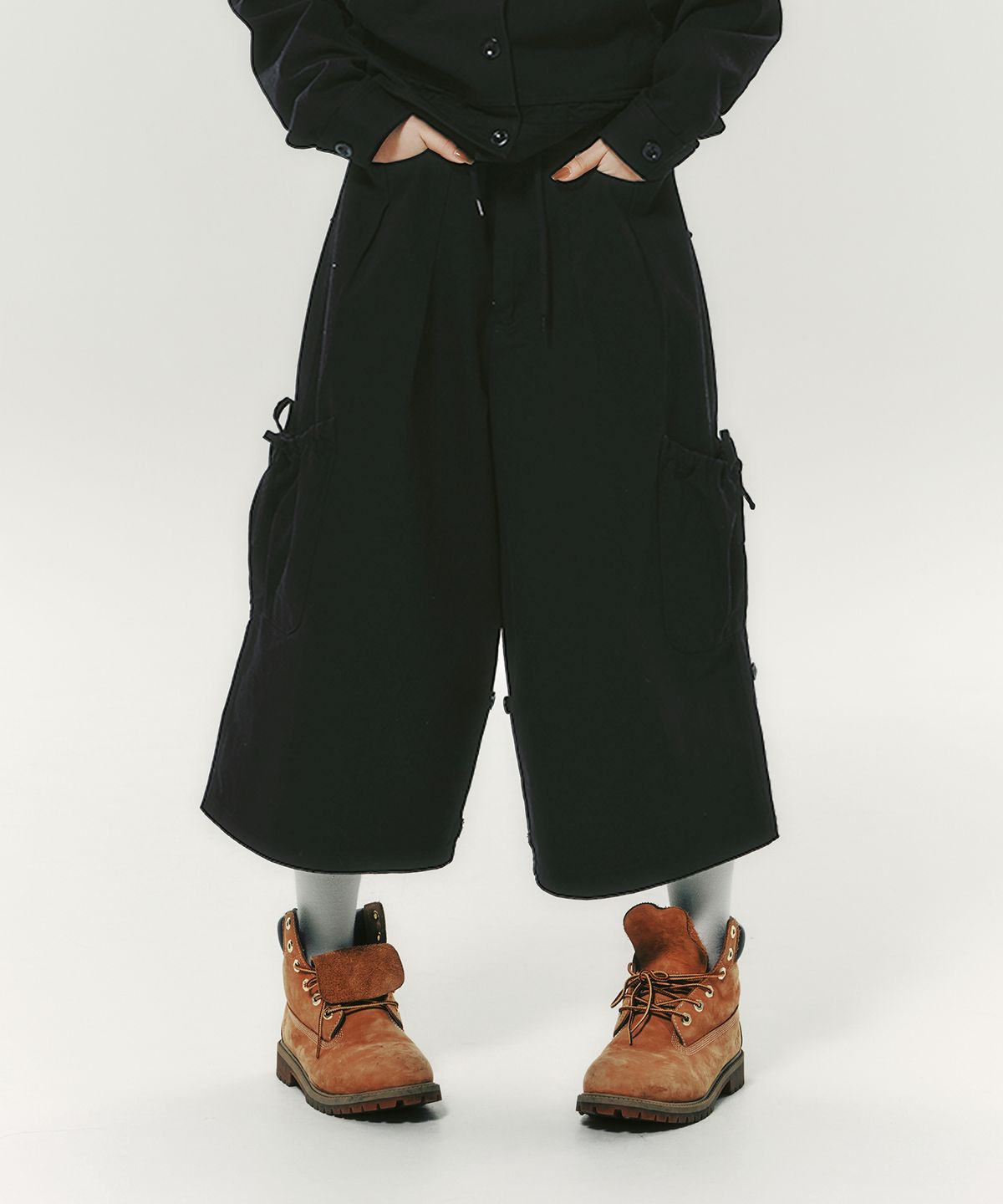 엔와이엑스엑스(NYXX) COTTON CAPRI PANTS BLACK