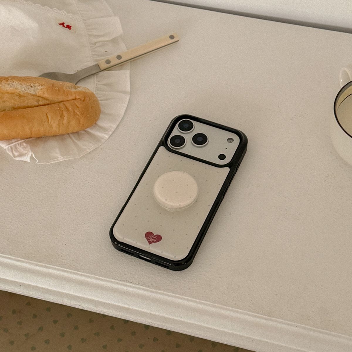 메이드모먼(MADEMOMENT) cozy sugar dots 디자인 [블랙 맥세이프 범퍼케이스]