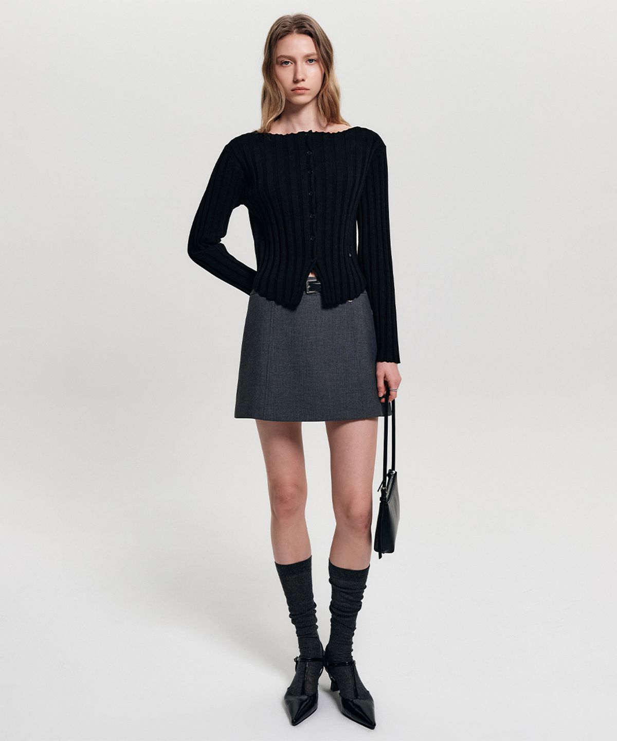 룩캐스트(LOOKAST) 미레이 리브드 버튼 니트 가디건_블랙 / MIREILLE RIBBED BUTTON KNIT CARDIGAN_BLACK