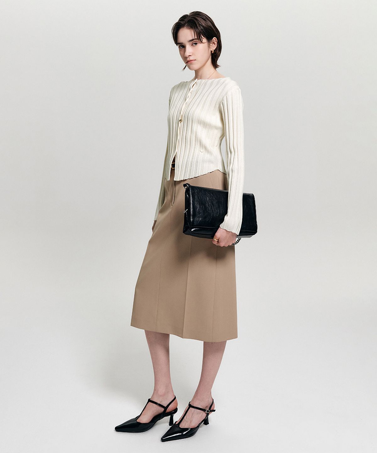 룩캐스트(LOOKAST) 미레이 리브드 버튼 니트 가디건_크림 / MIREILLE RIBBED BUTTON KNIT CARDIGAN_CREAM