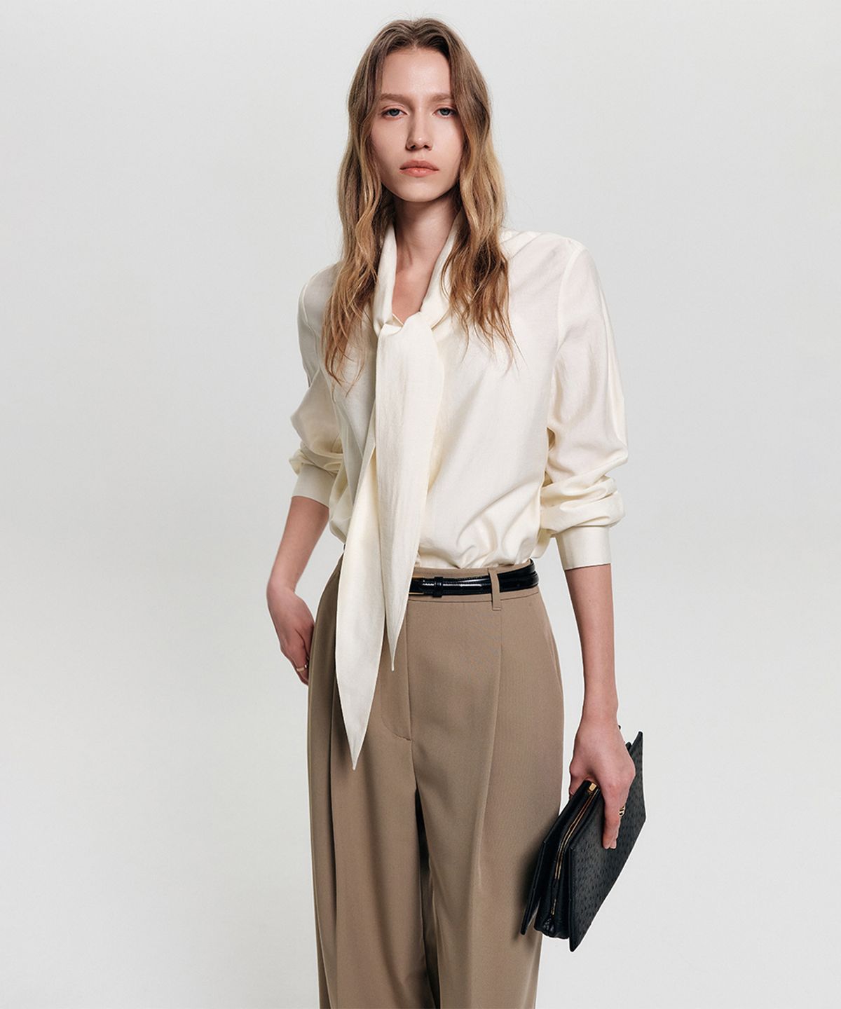 룩캐스트(LOOKAST) 제인 타이 블라우스_크림 / JANE TIE BLOUSE_CREAM