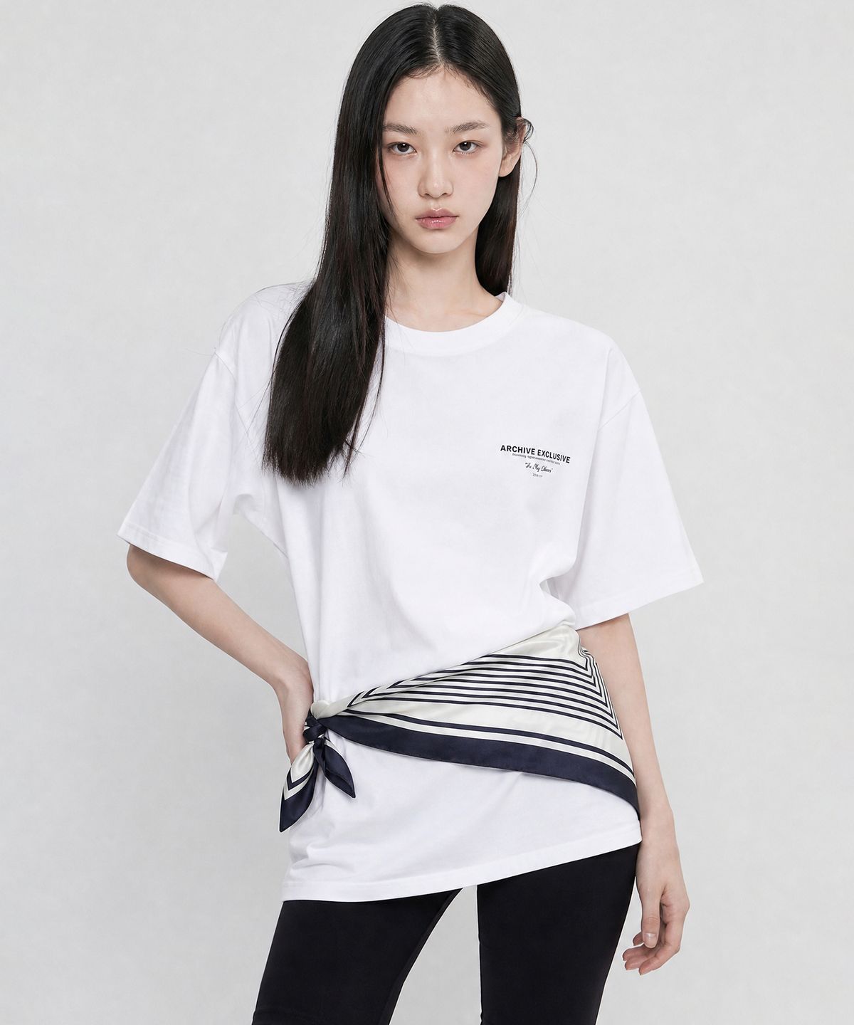 룩캐스트(LOOKAST) [UNISEX]아벨 아카이브 시그니처 티셔츠_화이트 / AVEL ARCHIVE SIGNATURE T-SHIRT_WHITE