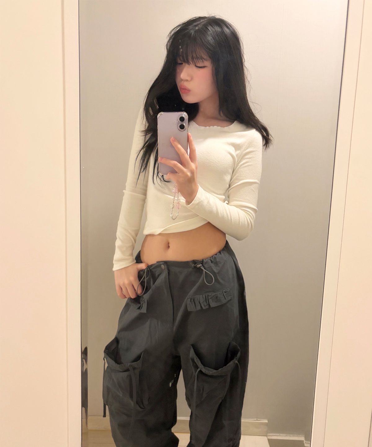 어썸스튜디오(AWESOME STUDIO) 아웃포켓 카고 와이드 팬츠 챠콜