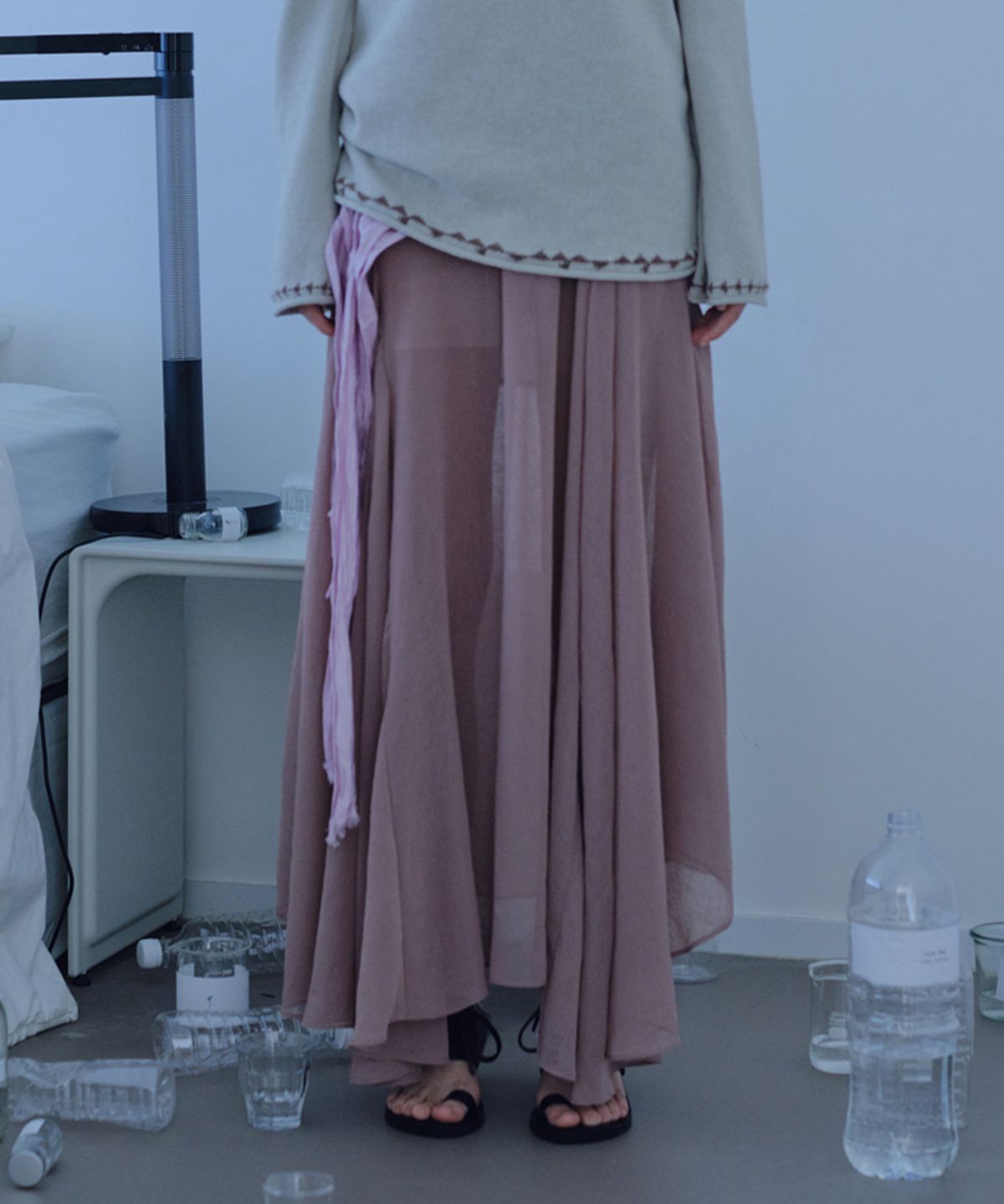 베르소(VERSO) Asymmetric Sheer Skirt
