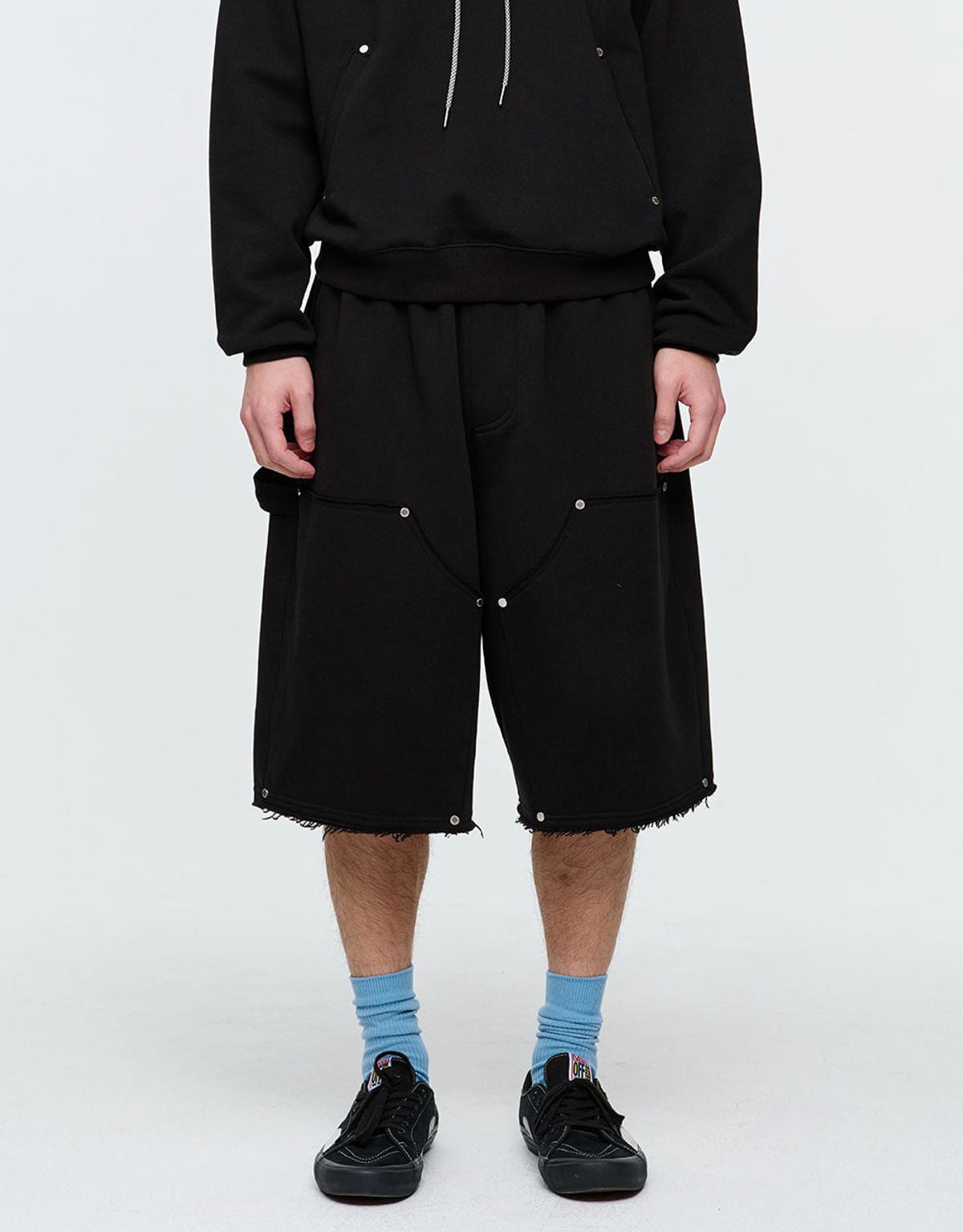 엠엠엘지(MMLG) CARPENTER WIDE SWEAT SHORTS (EVERY BLACK)
