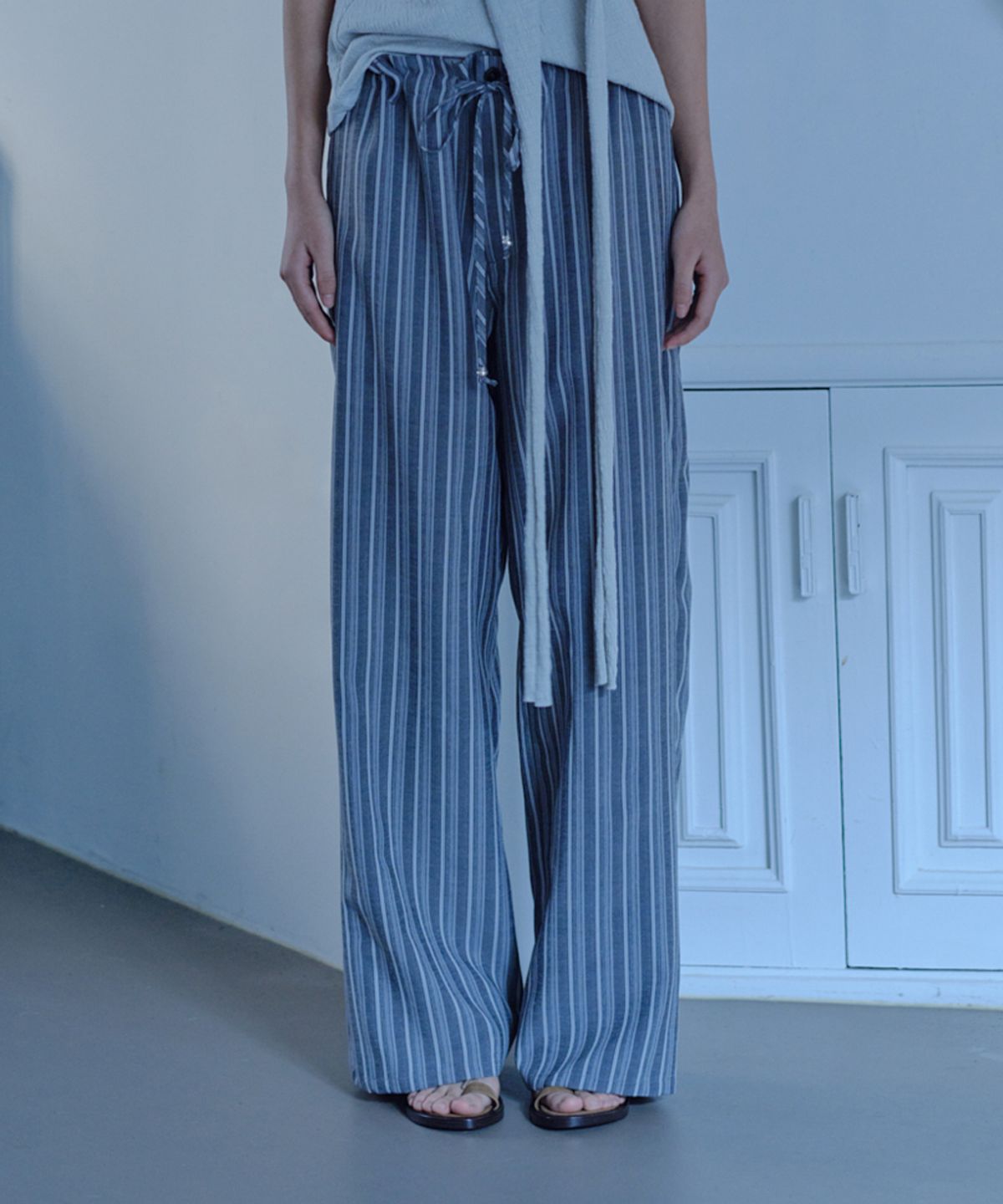 베르소(VERSO) Straight Drawstring Pants (grey, mist blue)
