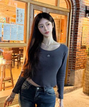 우먼 소프트 슬림 유넥 긴팔 티셔츠 (차콜)