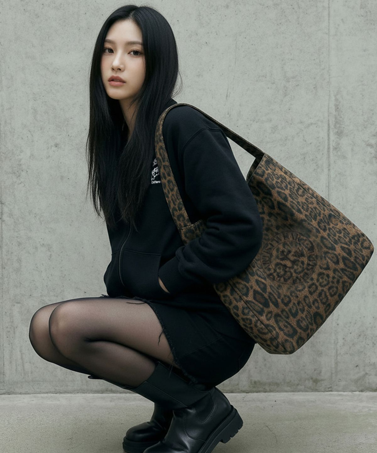 아티스트웨어(ARTISTWEAR) [ATW] 헤리티지 로고 스웨이드 토트백 - 3COLOR