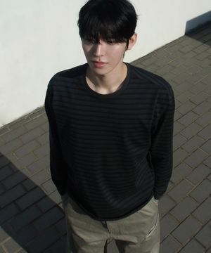 콘트라스트 멀티 스트라이프 롱 슬리브 [CHARCOAL]