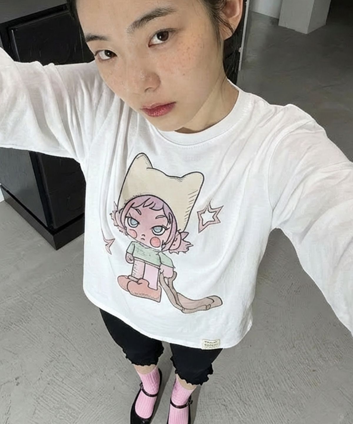 그레이버(GRAVER) [UNISEX]GRAEGIRL 롱슬리브 티셔츠_WHITE